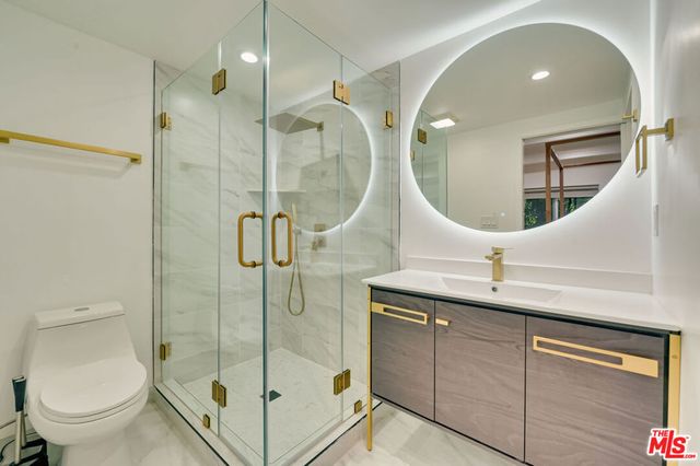 9042 Phyllis Avenue B, West Hollywood, CA 90069
