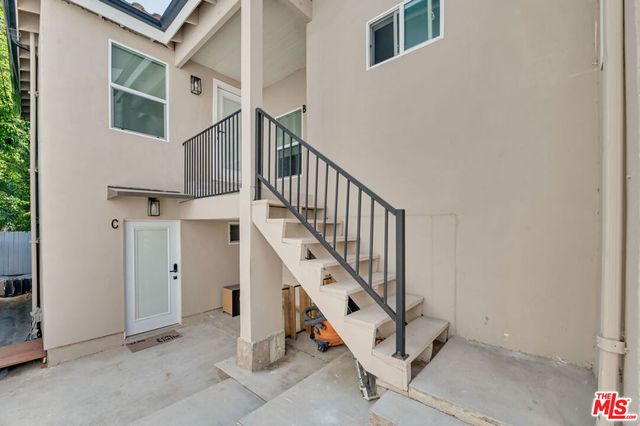 9042 Phyllis Avenue B, West Hollywood, CA 90069