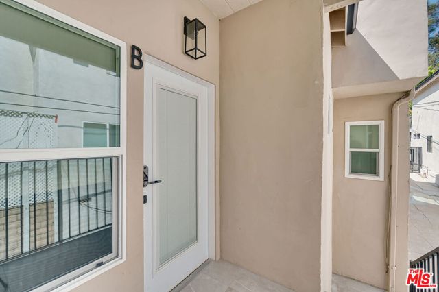 9042 Phyllis Avenue B, West Hollywood, CA 90069