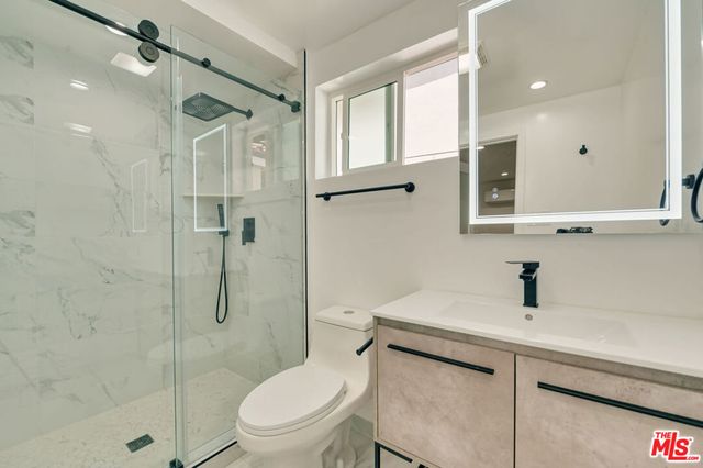 9042 Phyllis Avenue B, West Hollywood, CA 90069