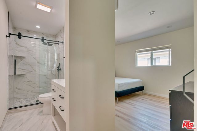 9042 Phyllis Avenue B, West Hollywood, CA 90069