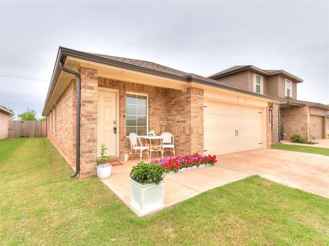 10613 Red Thistle Drive, Oklahoma City, OK 73131