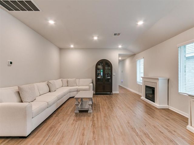 10613 Red Thistle Drive, Oklahoma City, OK 73131