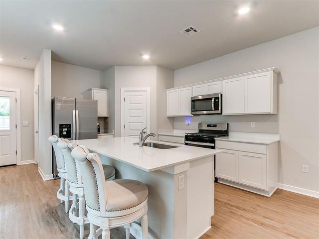 10613 Red Thistle Drive, Oklahoma City, OK 73131