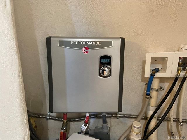 408 N Chaparral Way, Crestone, CO 81131