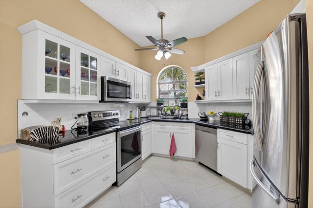 5235 Europa Drive Apt L, Boynton Beach, FL 33437
