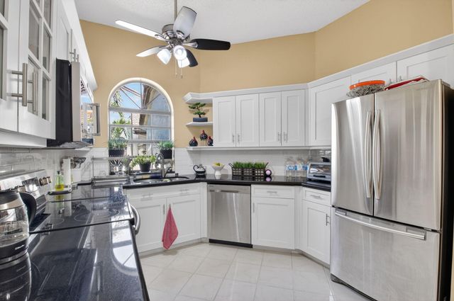 5235 Europa Drive Apt L, Boynton Beach, FL 33437