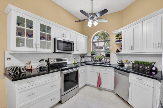 5235 Europa Drive Apt L, Boynton Beach, FL 33437
