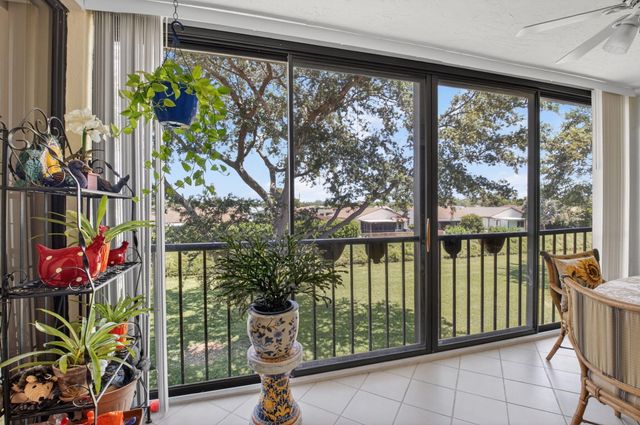 5235 Europa Drive Apt L, Boynton Beach, FL 33437