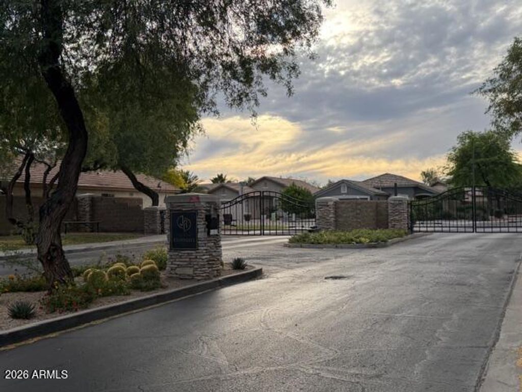 30068 N Sunray Drive, San Tan Valley, AZ 85143