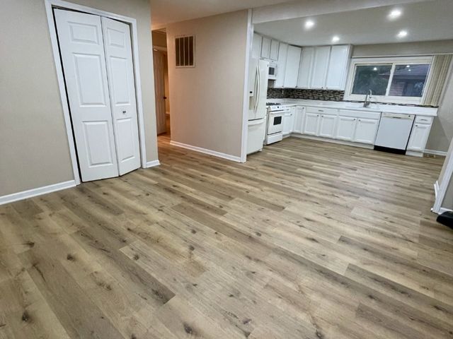 420 Garland Avenue, Romeoville, IL 60446