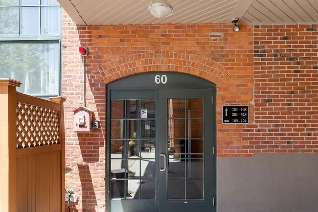 60 Dudley St 322, Chelsea, MA 02150