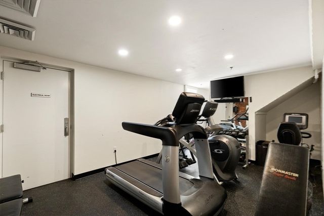 60 Dudley St 322, Chelsea, MA 02150