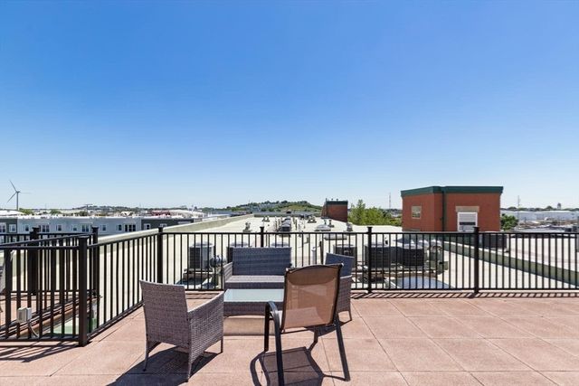 60 Dudley St 322, Chelsea, MA 02150