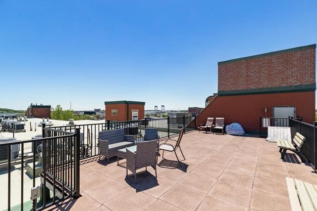 60 Dudley St 322, Chelsea, MA 02150