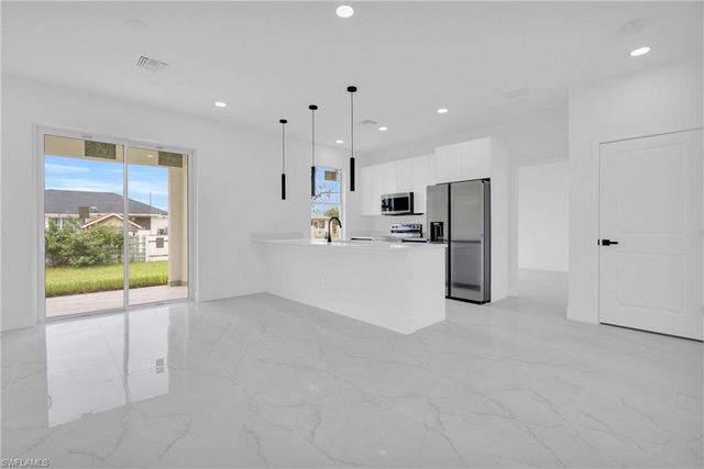 2614 19th ST W, Lehigh Acres, FL 33971