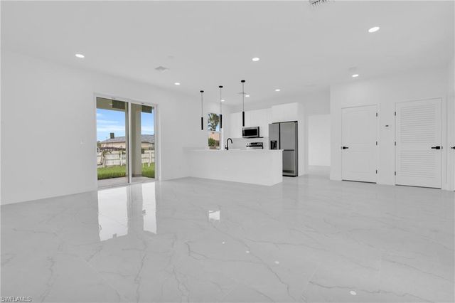 2614 19th ST W, Lehigh Acres, FL 33971