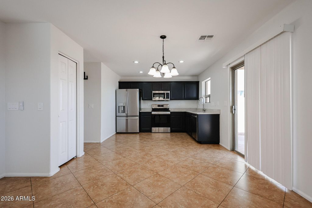 22557 N Davis Way, Maricopa, AZ 85138 — photo 5