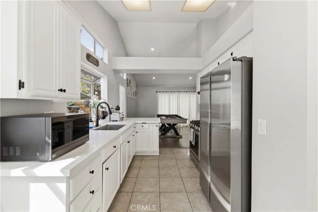 2709 Sandstone Court, Palmdale, CA 93551