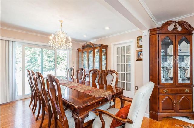 77 Duck Pond Road, Glen Cove, NY 11542