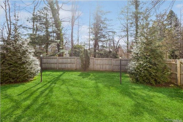 77 Duck Pond Road, Glen Cove, NY 11542