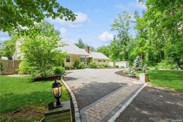 77 Duck Pond Road, Glen Cove, NY 11542