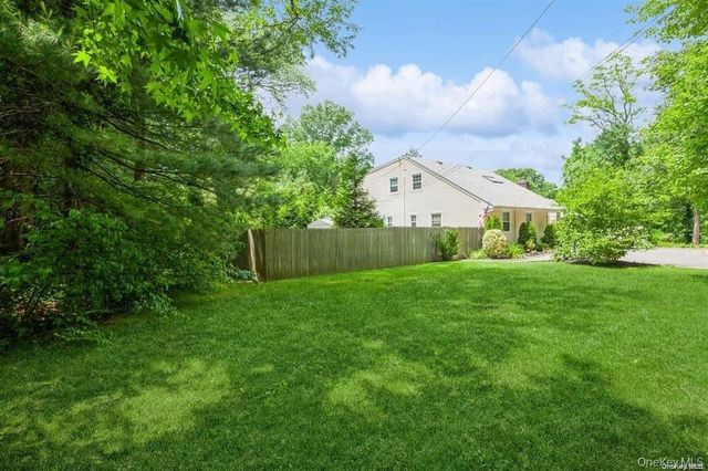 77 Duck Pond Road, Glen Cove, NY 11542