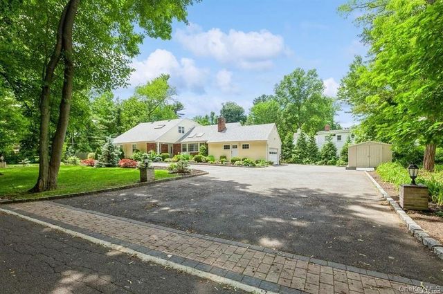 77 Duck Pond Road, Glen Cove, NY 11542