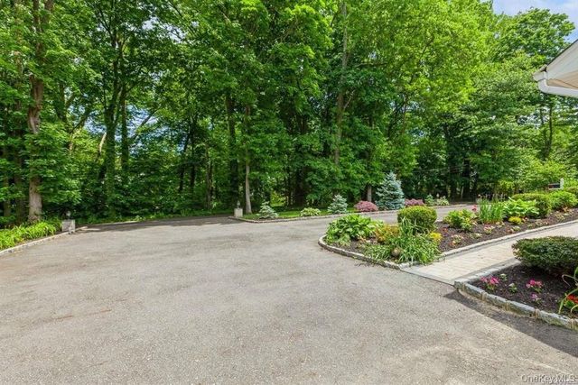 77 Duck Pond Road, Glen Cove, NY 11542