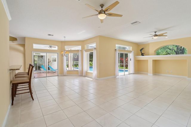 1190 SW Mirror Lake Cove, Port St Lucie, FL 34953