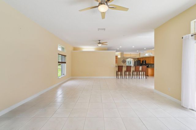 1190 SW Mirror Lake Cove, Port St Lucie, FL 34953