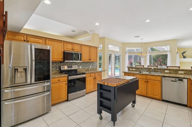 1190 SW Mirror Lake Cove, Port St Lucie, FL 34953