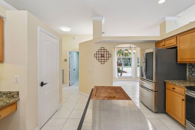 1190 SW Mirror Lake Cove, Port St Lucie, FL 34953
