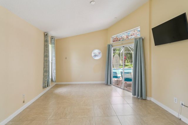 1190 SW Mirror Lake Cove, Port St Lucie, FL 34953