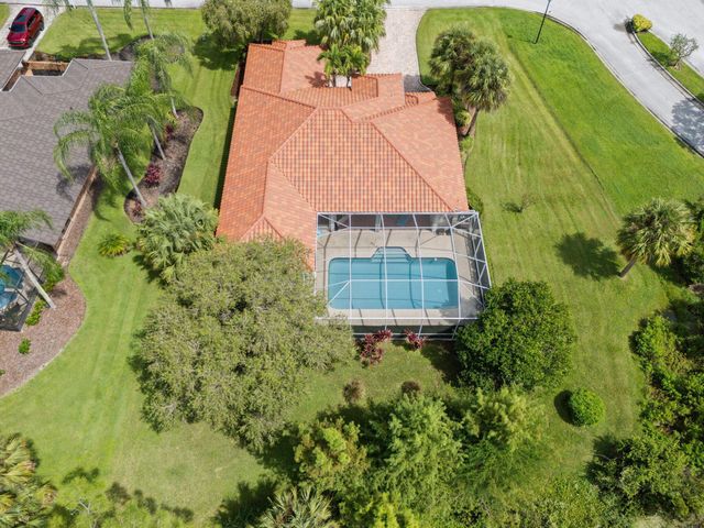 1190 SW Mirror Lake Cove, Port St Lucie, FL 34953