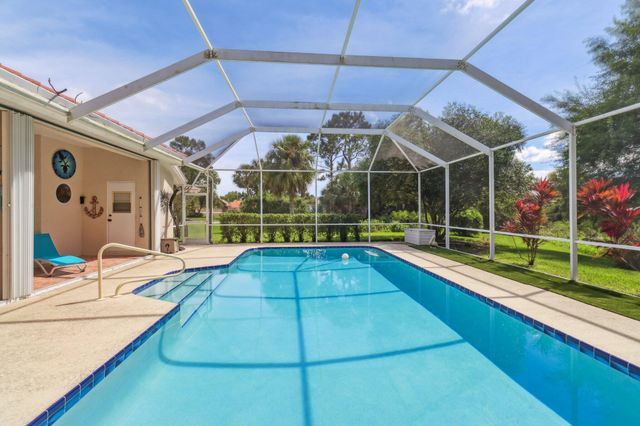 1190 SW Mirror Lake Cove, Port St Lucie, FL 34953