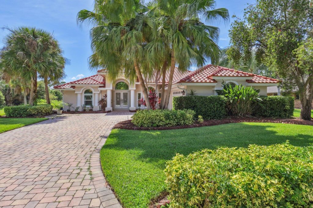 1190 SW Mirror Lake Cove, Port St Lucie, FL 34953