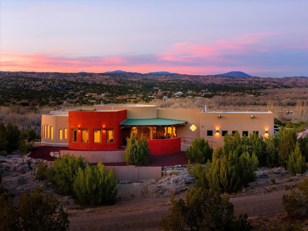 234 Cerrito De Baca Road, Ojo Caliente, NM 87549
