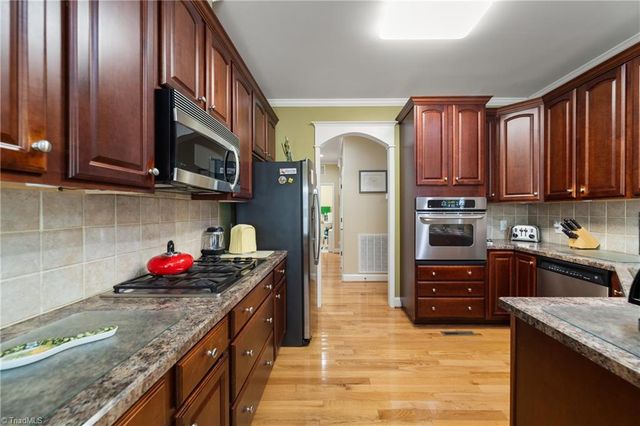 134 Graywood Court, Advance, NC 27006