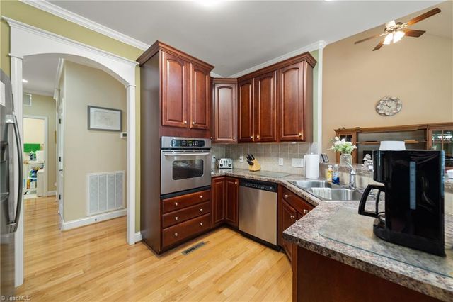 134 Graywood Court, Advance, NC 27006