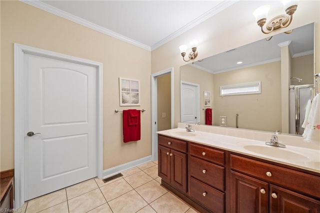134 Graywood Court, Advance, NC 27006