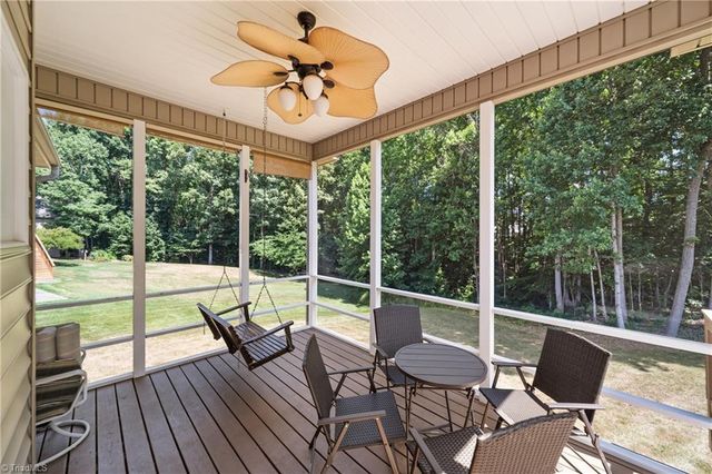 134 Graywood Court, Advance, NC 27006