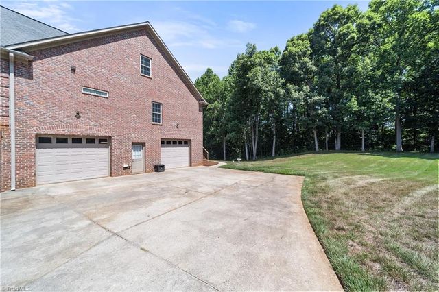 134 Graywood Court, Advance, NC 27006
