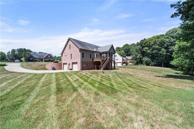 134 Graywood Court, Advance, NC 27006