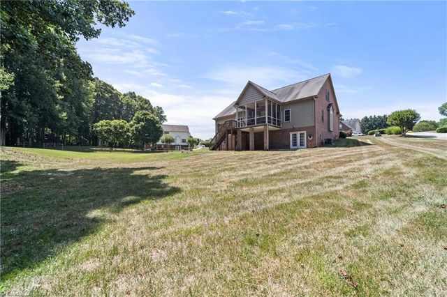 134 Graywood Court, Advance, NC 27006