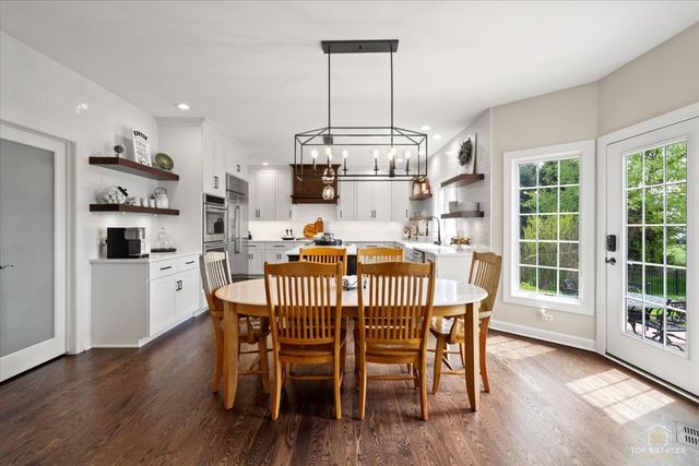 3848 Junebreeze Lane, Naperville, IL 60564