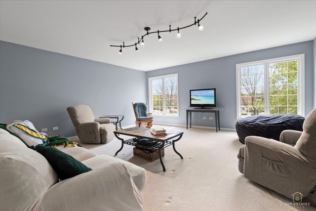3848 Junebreeze Lane, Naperville, IL 60564
