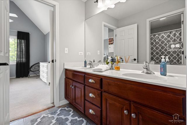 3848 Junebreeze Lane, Naperville, IL 60564