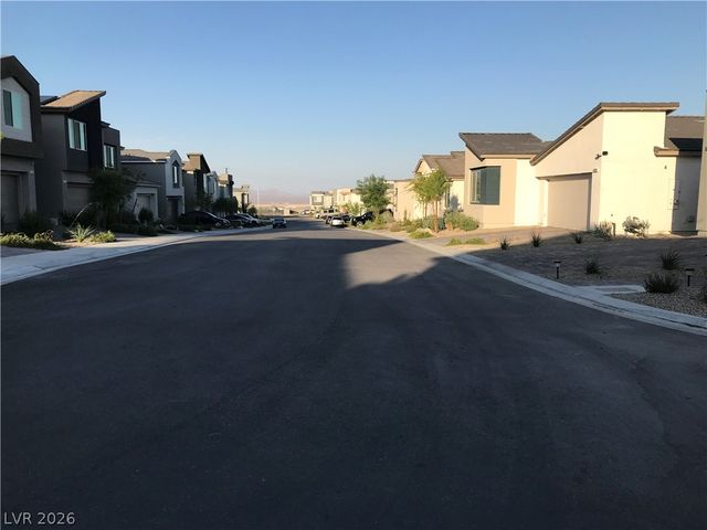 10195 Handline Chute Street, Las Vegas, NV 89166