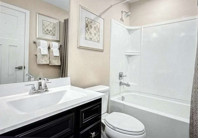 233 Chesna Dr, Whitehall, PA 15234